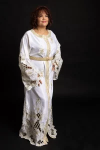 Caftan Blanc en Satin et Broderie Or - Réf : AS28