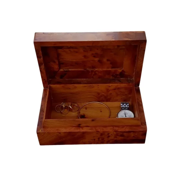 Boîte à bijoux avec liseré noir