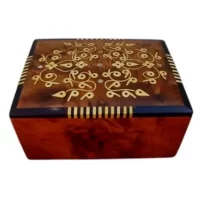 Boîte avec motifs géométriques et incrustations de nacre