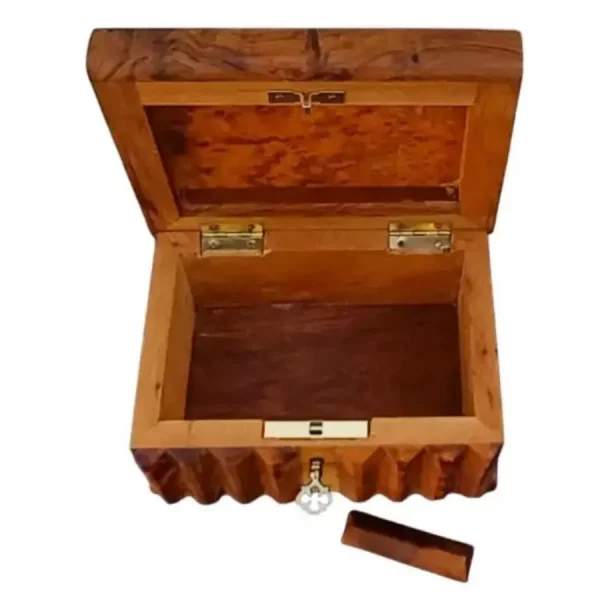 Boîte secrète artisanale