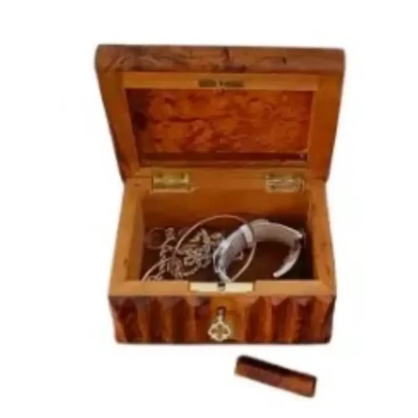 Boîte secrète artisanale