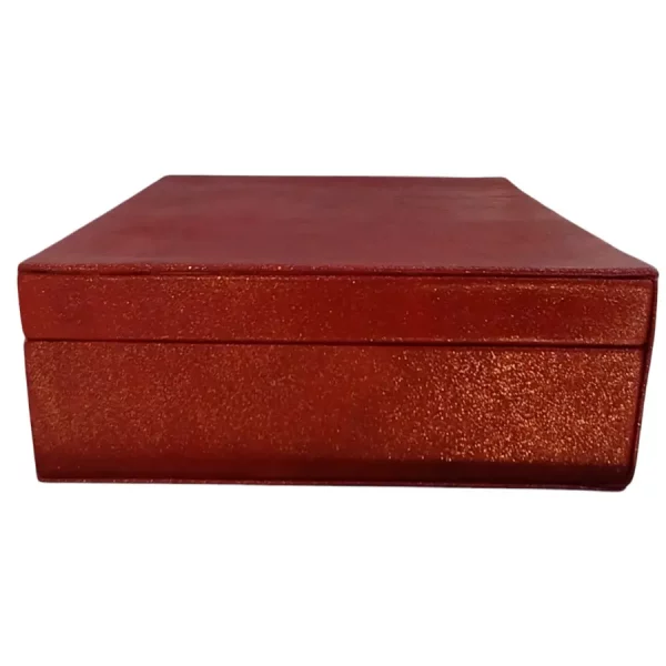 Boîte en cuir rouge pailleté