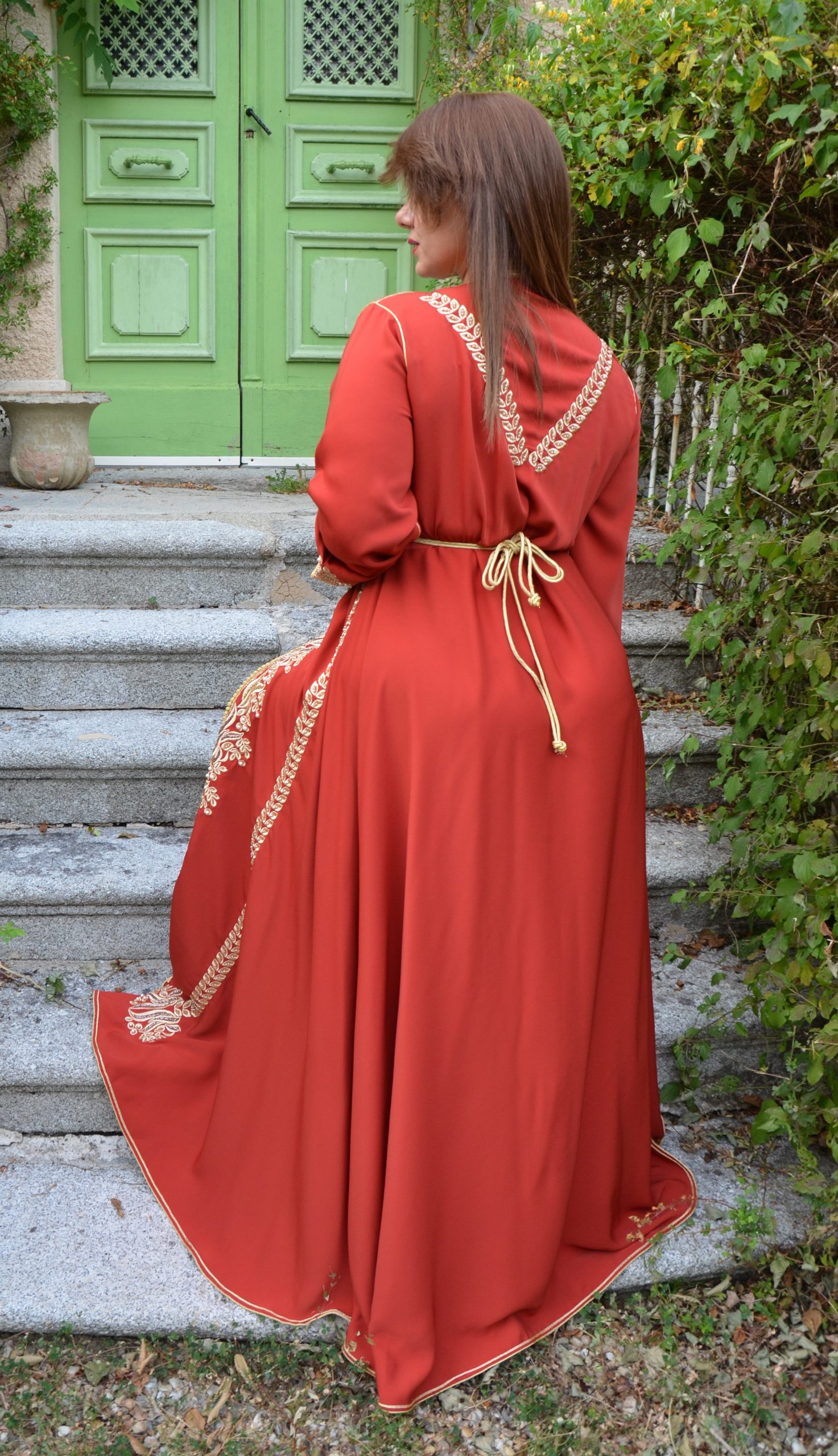 Caftan Orange Brodé de Perles et Fils Dorés : Réf AS38