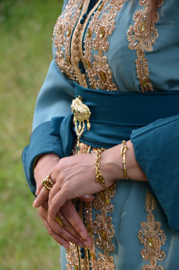 Caftan à perles et broderie en fil doré - Réf : AS40